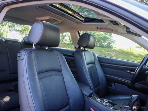 Used 2011 BMW 335i Coupe w/ Premium Pkg RWD image 19