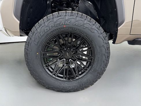 New 2026 Toyota Tundra SR5 w/ TRD Off-Road Package AWD/4WD image 32