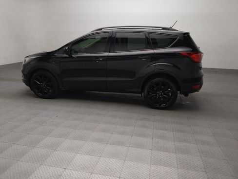 Used 2019 Ford Escape SE image 3