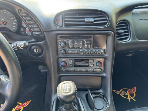 Used 2003 Chevrolet Corvette Z06 w/ Memory Package, 3 Drivers image 9