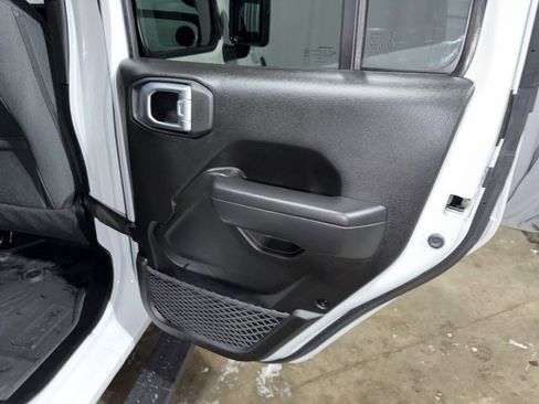 Used 2024 Jeep Wrangler Willys image 14