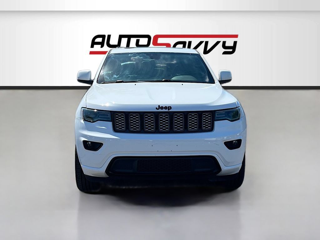 Used 2021 Jeep Grand Cherokee Laredo X AWD/4WD image 2