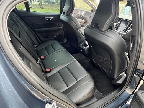 Used 2019 Volvo S60 T6 Momentum w/ Premium Package image 41