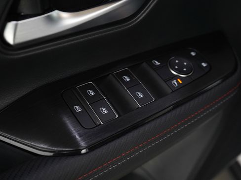 Used 2025 Nissan Kicks SR image 21