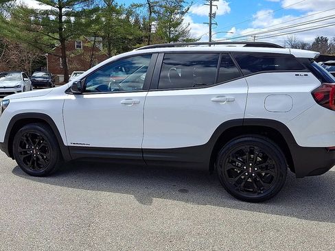 Certified 2022 GMC Terrain SLE w/ Driver Convenience Package image 6