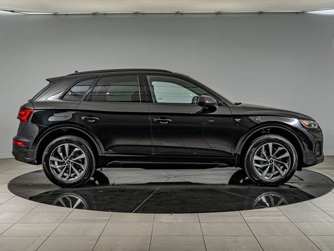 Used 2024 Audi Q5 2.0T Premium w/ Summer of Audi Package AWD/4WD image 4