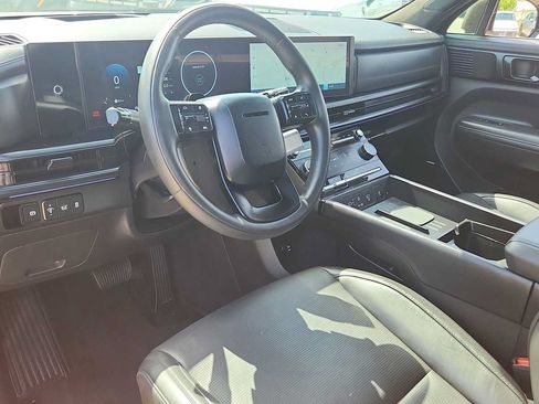 Used 2025 Hyundai Santa Fe Calligraphy FWD image 9