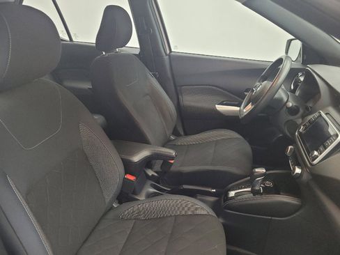 Used 2020 Nissan Kicks SV image 21