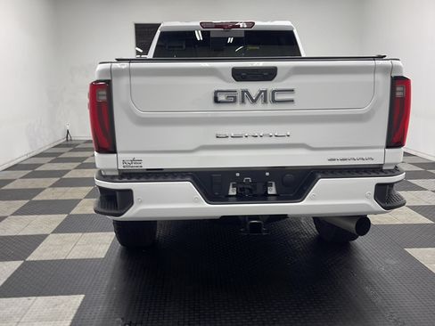 Used 2024 GMC Sierra 2500 Denali Ultimate AWD/4WD image 18