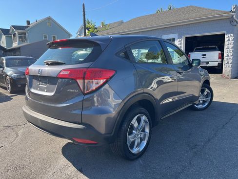 Used 2017 Honda HR-V LX image 5