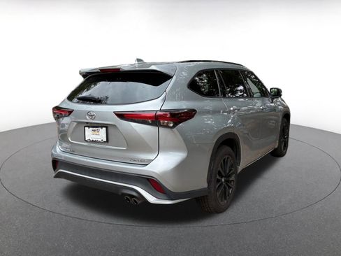 Used 2024 Toyota Highlander XSE image 7