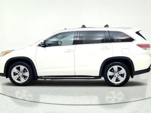 Used 2015 Toyota Highlander Limited Platinum FWD image 5