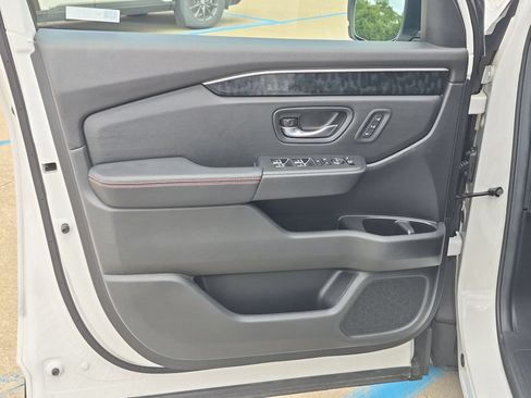 Certified 2026 Honda Passport TrailSport Elite image 12