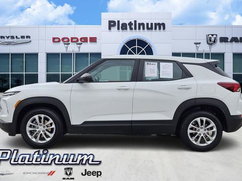Used 2024 Chevrolet TrailBlazer LS w/ LS Confidence Package FWD image 3
