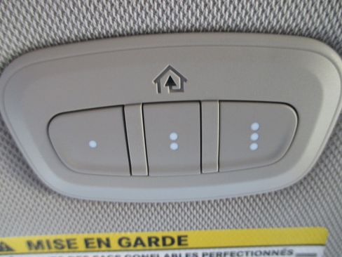 Used 2022 Chrysler Pacifica Touring-L image 23