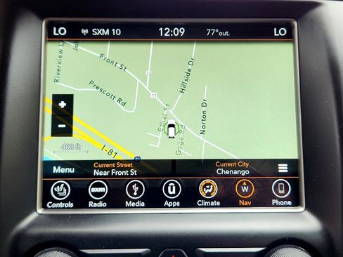 Used 2018 Jeep Grand Cherokee Limited image 27