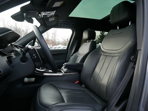 Used 2025 Land Rover Range Rover Sport Dynamic SE image 13