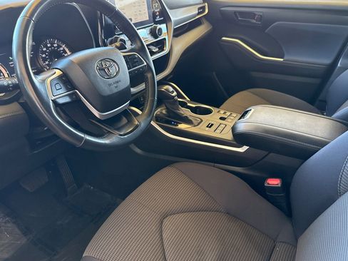 Certified 2024 Toyota Highlander LE image 12