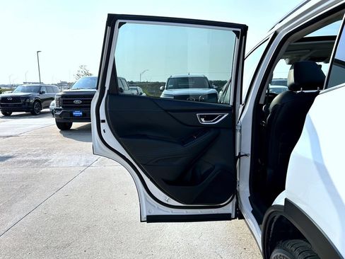 Used 2021 Subaru Forester Touring AWD/4WD image 21