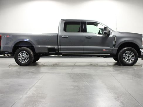 Used 2025 Ford F350 Lariat w/ Lariat Ultimate Package AWD/4WD image 3