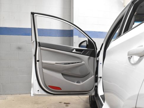 Used 2020 Hyundai Tucson Value FWD image 12