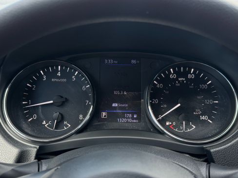 Used 2018 Nissan Rogue S FWD image 18