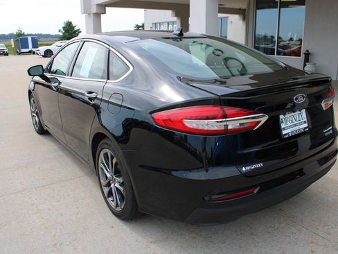 Used 2020 Ford Fusion Titanium FWD image 9