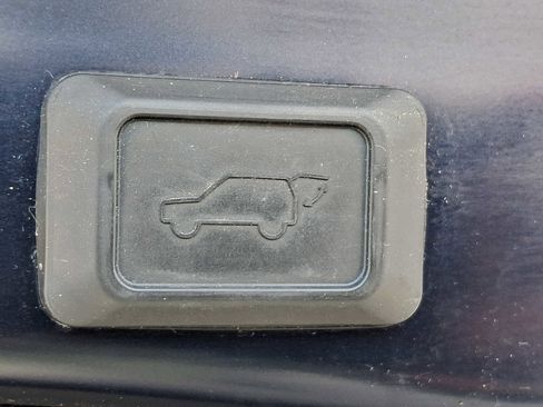 Used 2021 Toyota RAV4 XLE w/ Convenience Package image 31