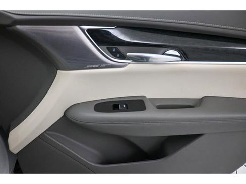 Used 2022 Cadillac XT6 Premium Luxury w/ Technology Package image 16