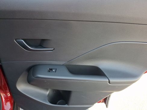 Used 2025 Hyundai Kona SEL image 14