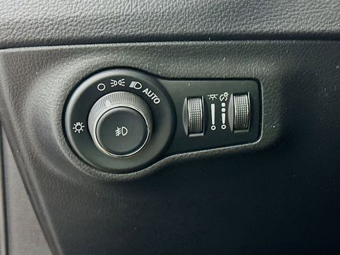 Used 2019 Jeep Compass Trailhawk AWD/4WD image 10
