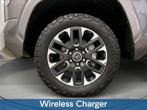 Used 2024 Toyota Tundra Limited AWD/4WD image 11