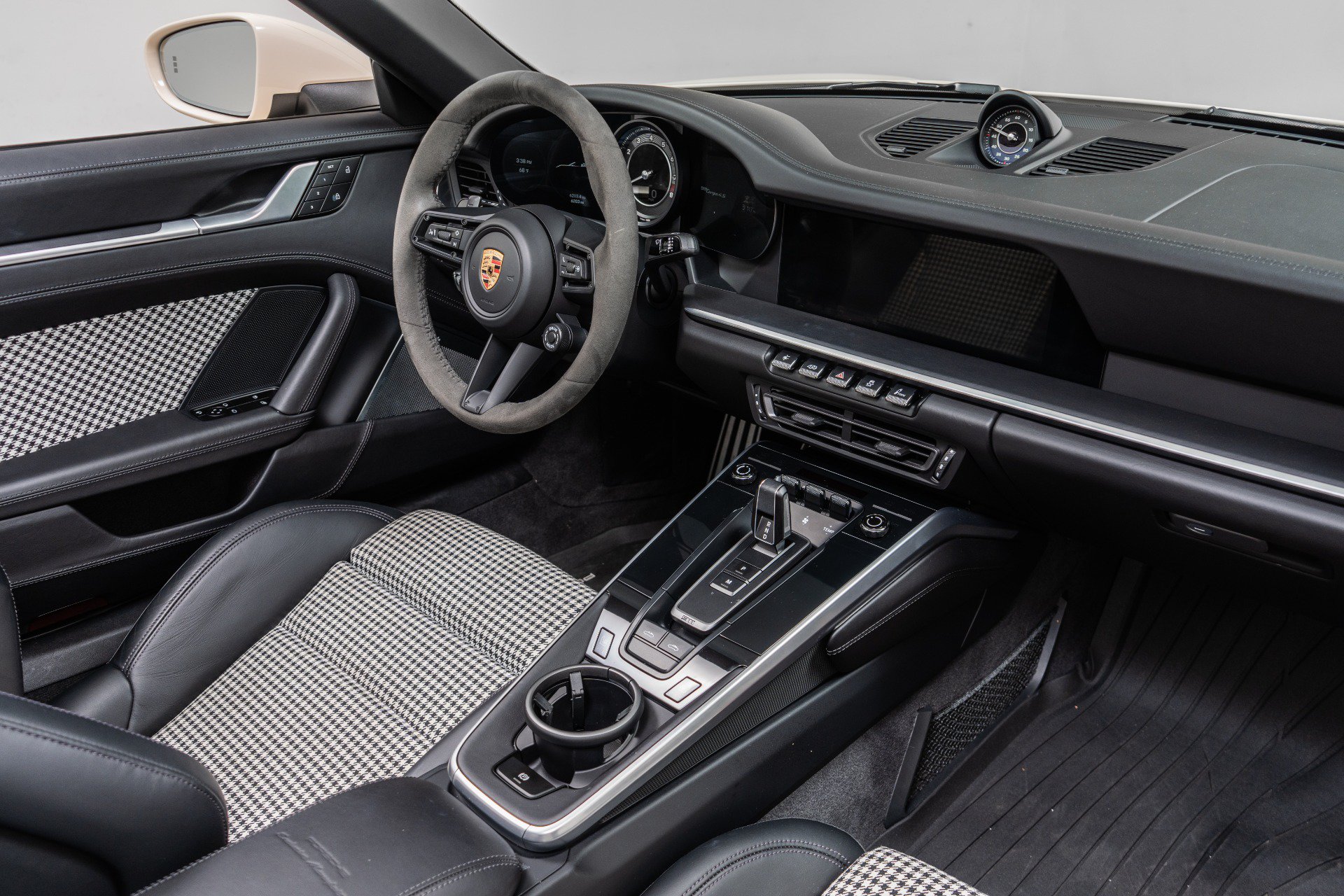 Used 2024 Porsche 911 Targa 4S AWD/4WD image 29