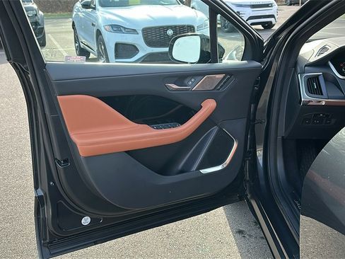 Used 2024 Jaguar I-PACE R-Dynamic HSE image 8