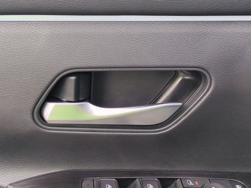 New 2026 Nissan Kicks SR FWD image 13