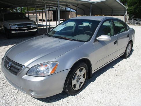 Used 2002 Nissan Altima 2.5 S FWD image 1