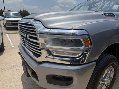 Used 2024 RAM 2500 Laramie AWD/4WD image 27