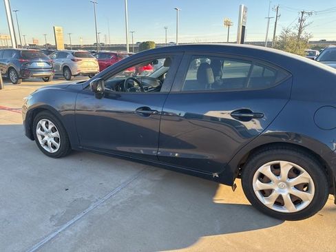Used 2015 MAZDA MAZDA3 i Sport image 4