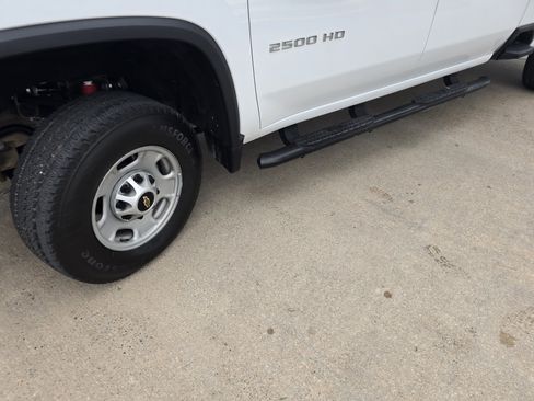 Used 2024 Chevrolet Silverado 2500 W/T image 9