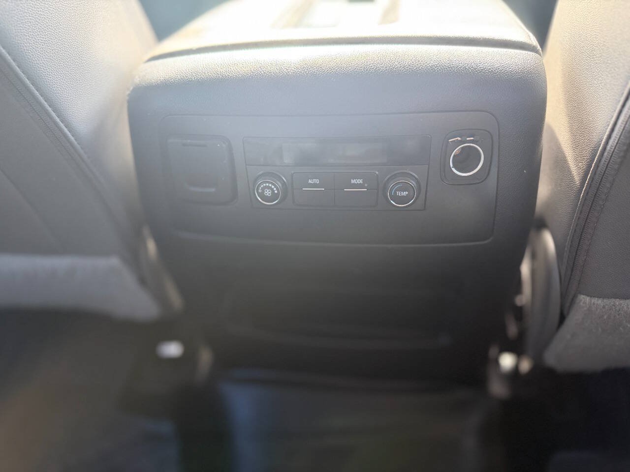 Used 2019 Chevrolet Suburban LT AWD/4WD image 37