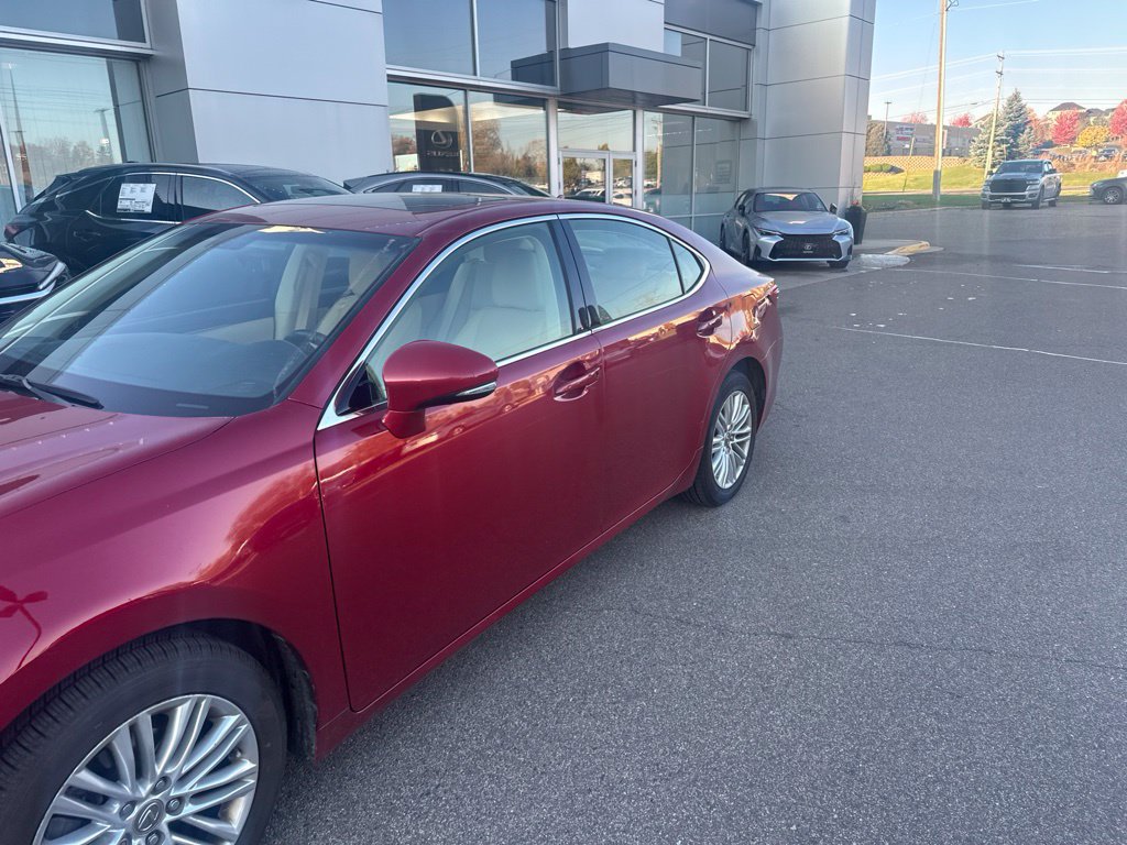 Used 2013 Lexus ES 350 w/ Luxury Pkg FWD image 3
