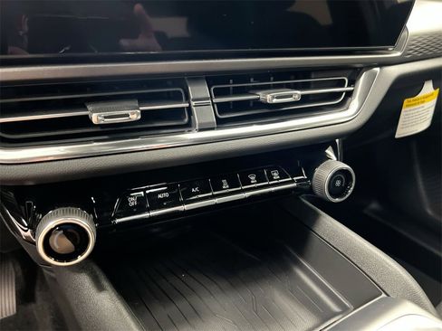 New 2026 Chevrolet Equinox EV LT image 16