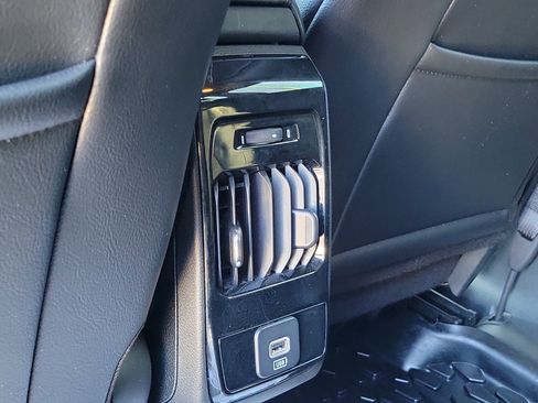 Used 2023 Jeep Compass Latitude AWD/4WD image 13