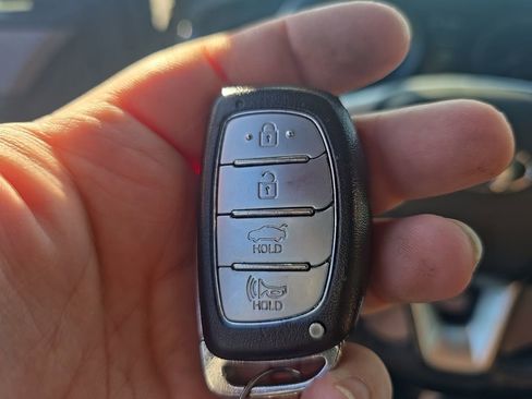 Used 2019 Hyundai Sonata SEL w/ Tech Package 02 image 21