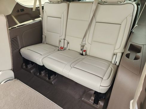 Used 2024 GMC Yukon XL Denali w/ Advanced Technology Package RWD image 31