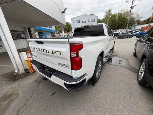 Used 2021 Chevrolet Silverado 1500 High Country w/ Technology Package AWD/4WD image 5