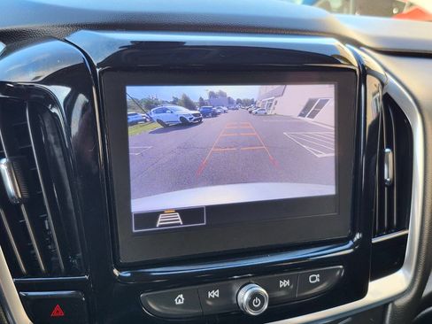 Used 2020 Chevrolet Traverse LT w/ Driver Confidence II Package AWD/4WD image 22