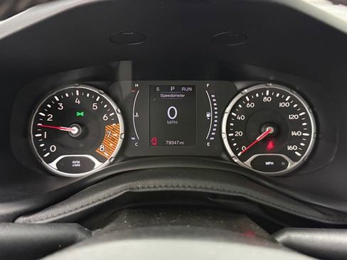 Used 2020 Jeep Renegade Latitude FWD image 16