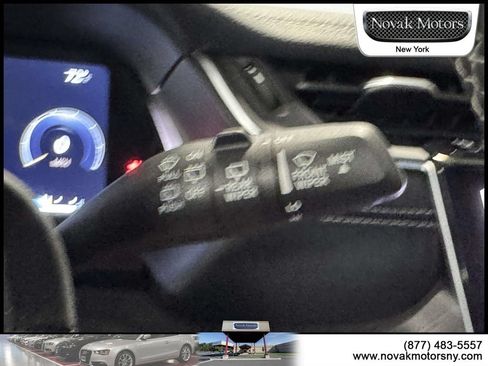 Used 2023 Jeep Grand Cherokee Limited w/ Black Appearance Package AWD/4WD image 18