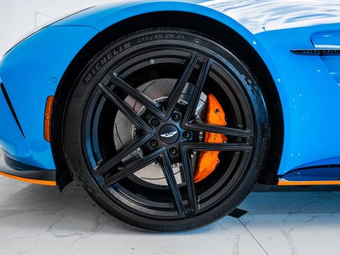 Used 2025 Aston Martin V8 Vantage Coupe image 4